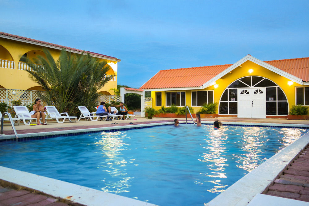 Coconut Inn Palm Beach Aruba thumbnail